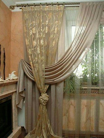 Overlapping Curtain Style