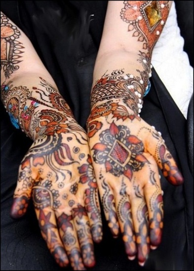 colored mehndi design