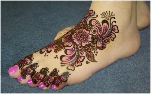 pretty in pink mehndi design