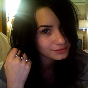 Demi Lovato without makeup pictures