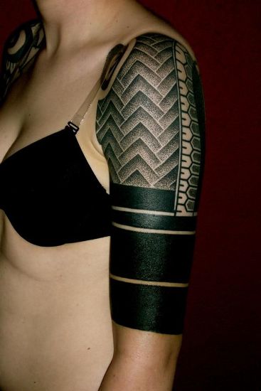 Armband Mayan Tattoo On Shoulder