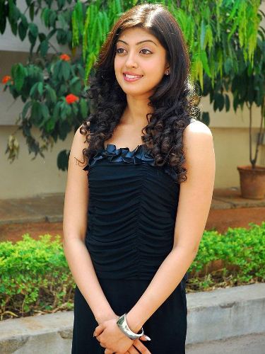 Pranitha without makeup 6