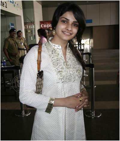 prachi desai without makeup