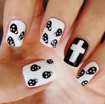 skull nail art