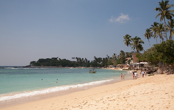 unawatuna-beach_sri-lanka-tourist-places