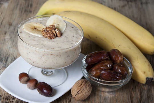 Dates and Banana smoothie for burning belly fat