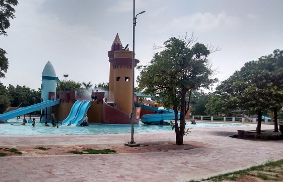 parks-in-agra-dolphin-water-park