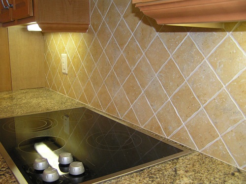 DIAGONAL KITCHEN TILES