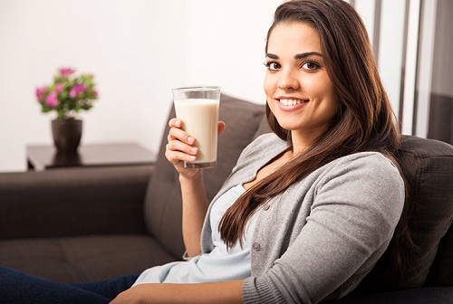 Almond Milk While Breastfeeding 2