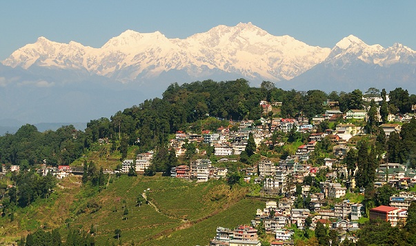 honeymoon-places-on-a-budget_darjeeling-west-bengal