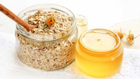 Rice Flour, Honey and Oats Face Pack