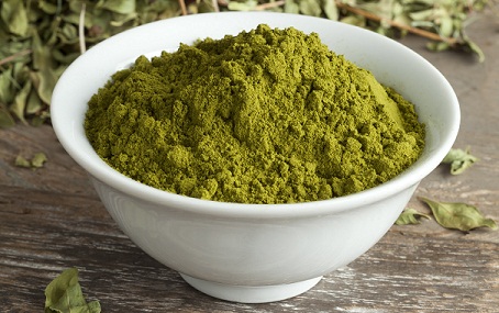 Henna powder to prevent premature hair greying