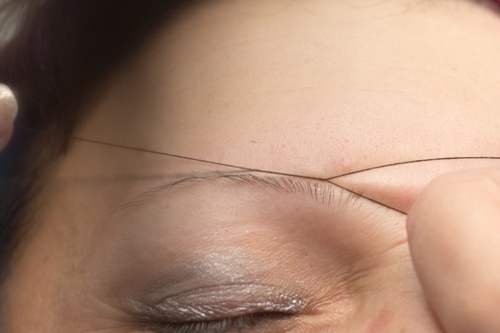 eyebrow threading