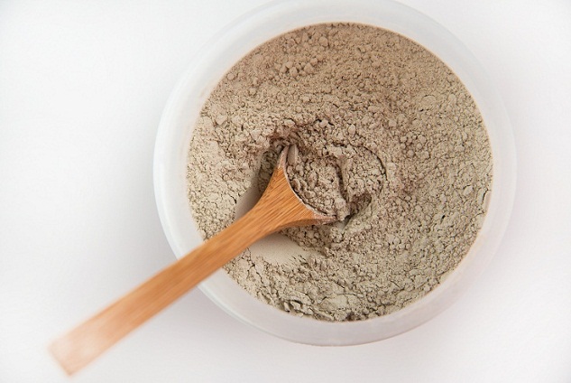 Bentonite Clay Remedy for Blackheads