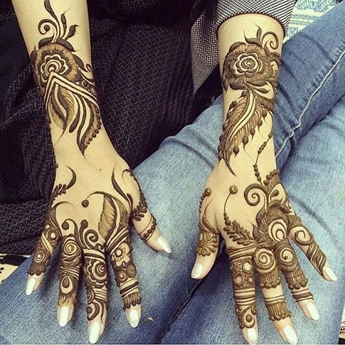 Khaleeji Mehendi Design with Feathers