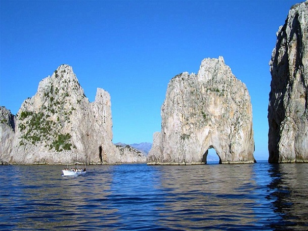 capri_italy-tourist-places