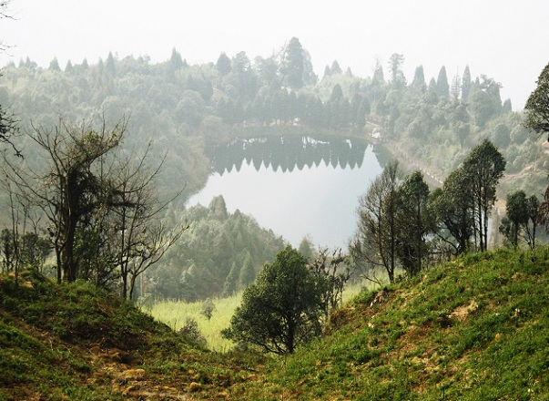 famous-senchal-lake_darjeeling-tourist-places