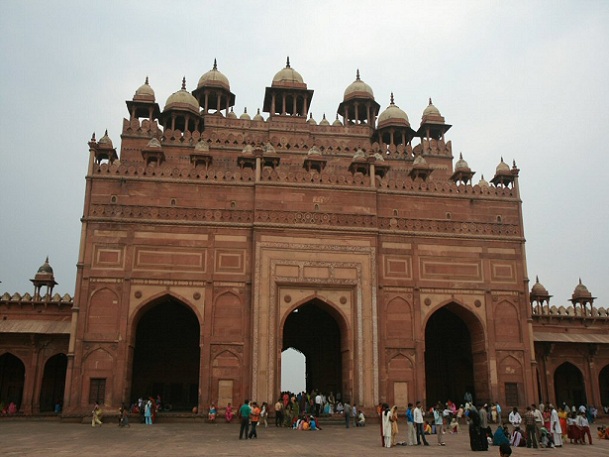 Tourist Places To Visit In Agra