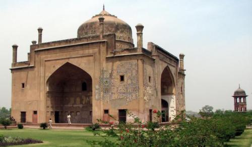 Tourist Places To Visit In Agra