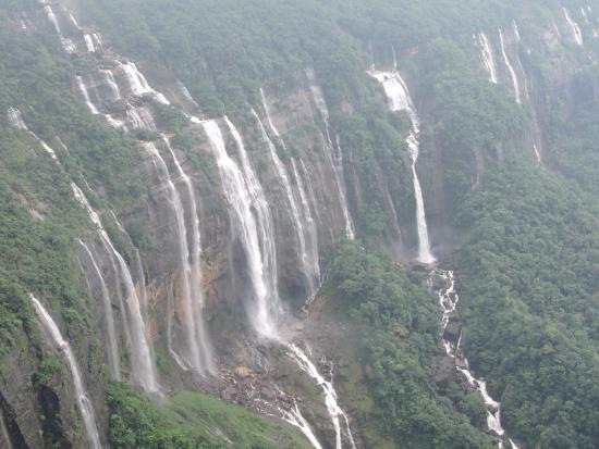 waterfalls in india3