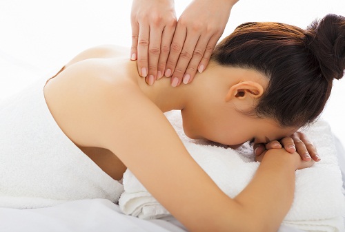 Home Remedies For Neck Pain - Get a Massage