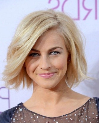 Light Wavy Blonde Bob