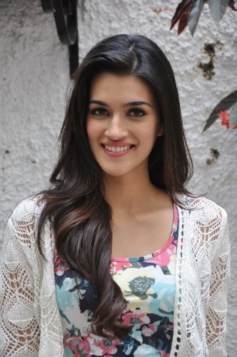 Kriti Sanon Without Makeup 9