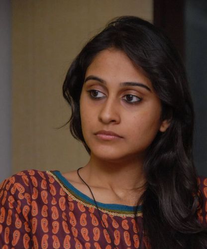 Regina Cassandra without makeup 3