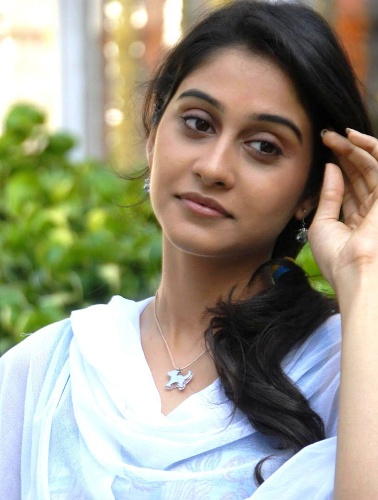 Regina Cassandra without makeup 6