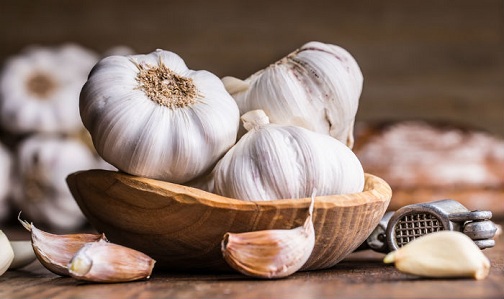 Consume Garlic to Reduce Water Retention