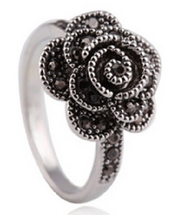 retro-silver-ring