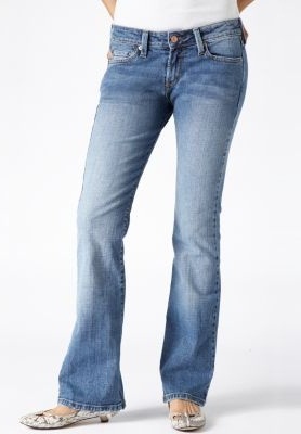 styling-levis-bootcut-jeans