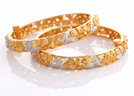 Floral Design Gold Plated Bangle