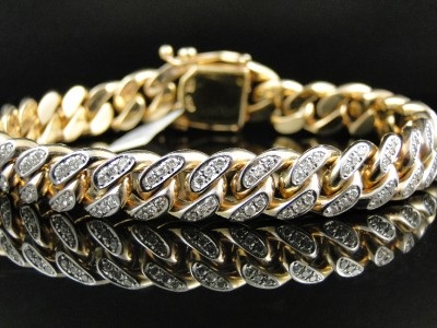 gold-bracelet-with-diamonds-2