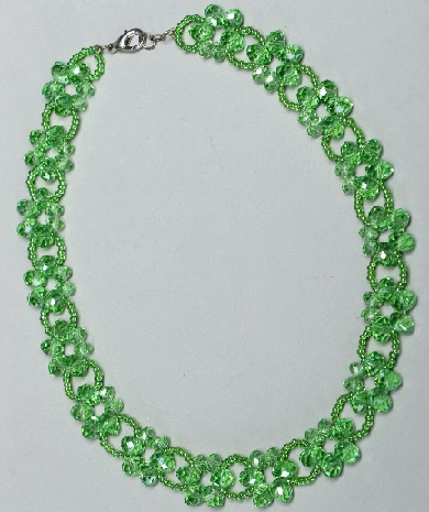 green-beads-necklace-in-flower-shape2