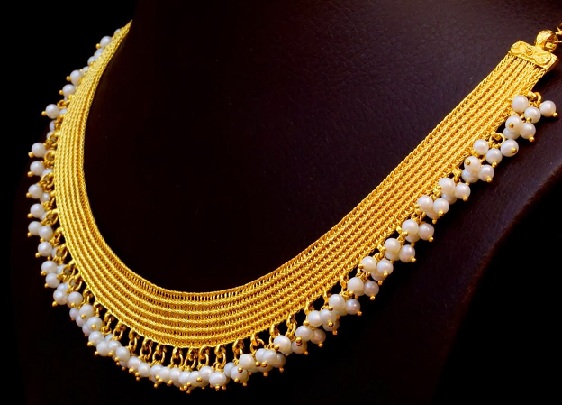 designer-yellow-gold-and-pearl-necklace