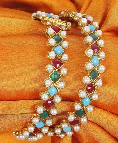 pearl-bangles-designs-6