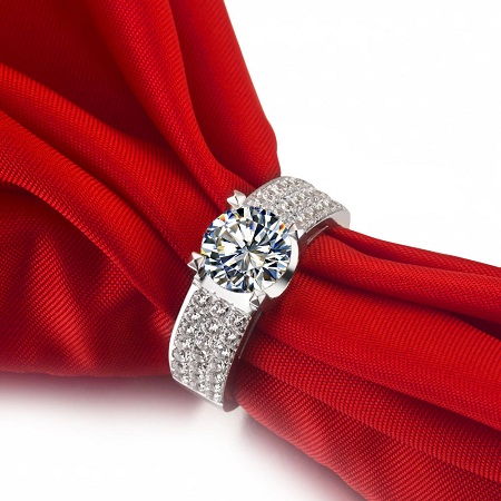 pave-solitaire-ring