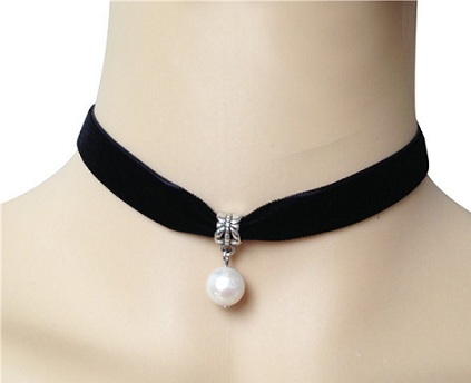 velvet-choker-with-pearl-7