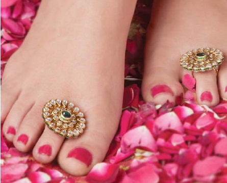 temple-jewellery-designs-toe-rings-plated-in-temple-design