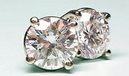 round-cut-diamond-earrings