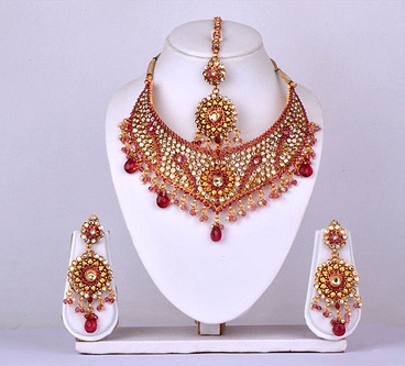 bridal-gold-and-kundan-sets