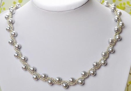 gray-pearl-necklace-in-ribbon-tie-style5