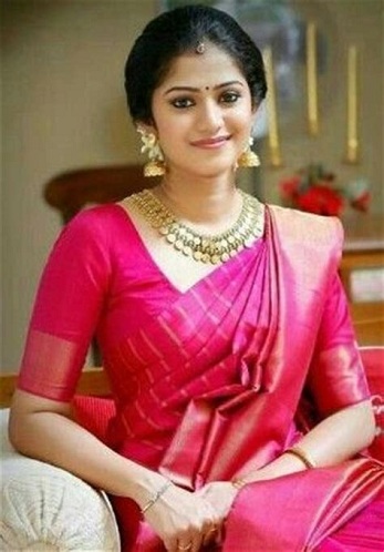 engagement looks in saree