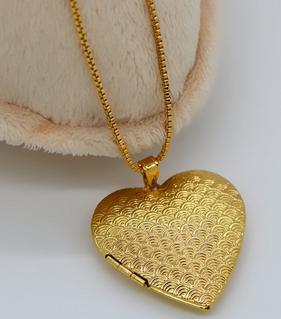 heart-shaped-pendants