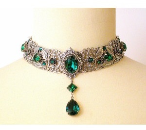 emerald-diamond-choker-necklace-2