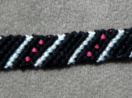 polka-dotted-friendship-bracelets-4