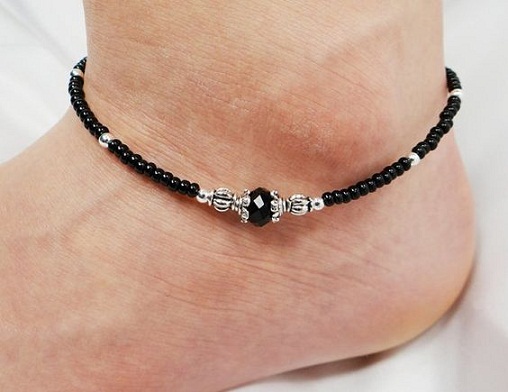 black-anklet-designs-black-bead-and-circular-anklet-design