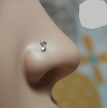 simple-silver-nose-pin-1