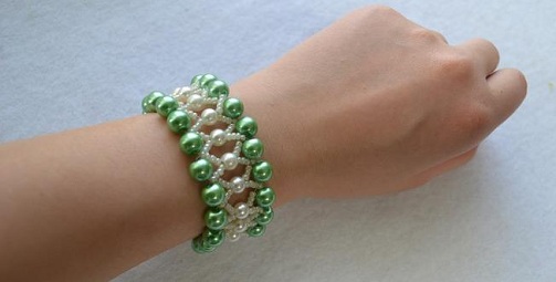 Tiger Tail Design Green Pearl Bracelet